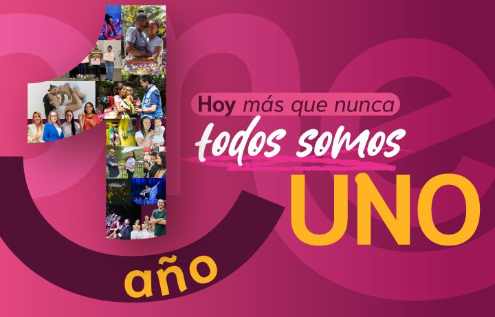 Esta imagen muestra un gran número 1 compuesto por varias fotografías de personas interactuando, lo que parece simbolizar la unión y la comunidad. El fondo presenta tonos degradados de rosa y morado, creando un ambiente vibrante y acogedor. De manera estratégica, esta representación resalta el compromiso de One Inversión Social en fortalecer las conexiones comunitarias y fomentar el trabajo en equipo para alcanzar un impacto positivo en la sociedad.