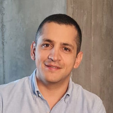 Germán Zuñiga Saavedra,Es cofundador y consejero delegado de Bentura Consulting y Benfit. Se centra en ofrecer soluciones estratégicas y consultoría para mejorar el rendimiento empresarial y la eficiencia operativa.
